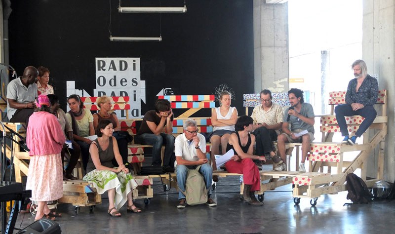 Collectif-Etc-Papomo-Parlement-populaire-mobile-radio-grenouille